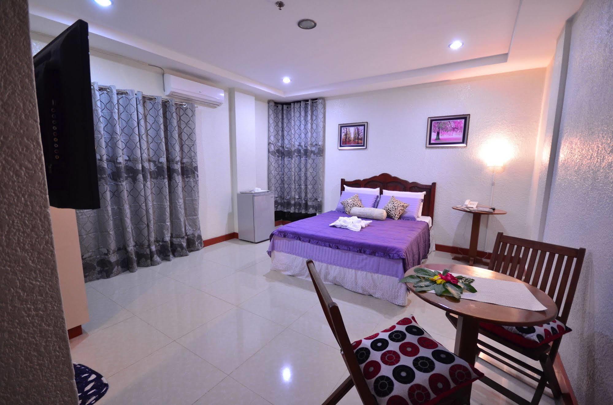 Casanas Suites Puerto Princesa Dış mekan fotoğraf